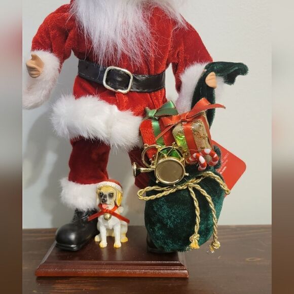 Santa Holding Toy Sack on Wood Base with Dog New Home Accents 2010 Belks New - Picture 5 of 10